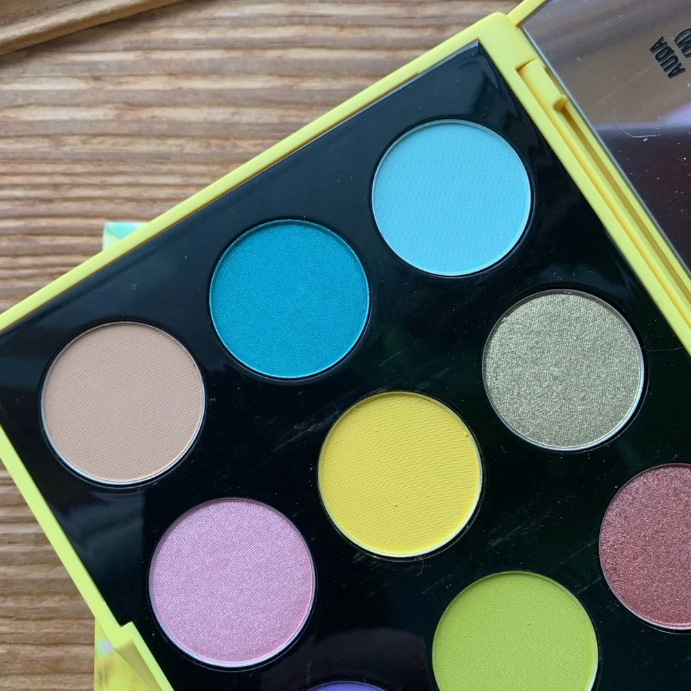 🎉HP🎉 New MAC Botanic Panic Eyeshadow Palette